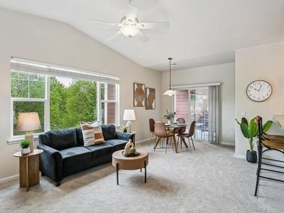 2202 Owens Ave #201