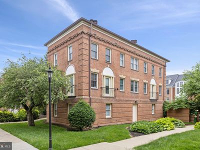 1119 N Pitt St APT 2C