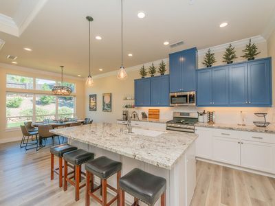 1403 Spinnaker Dr