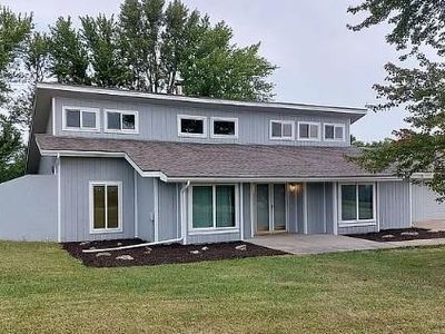 1306 E Hubach Hill Rd