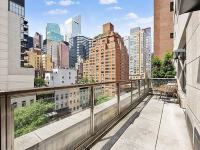 301 E 50th St APT 5B