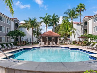 6851 SW 44th St APT 106