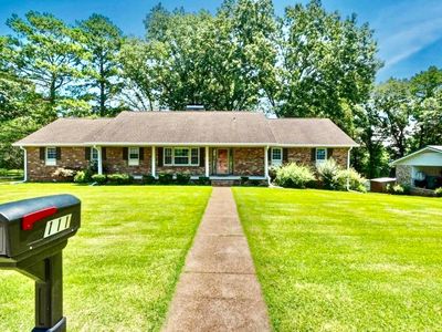 Property at 111 Chestnut Ln, Sheffield, AL