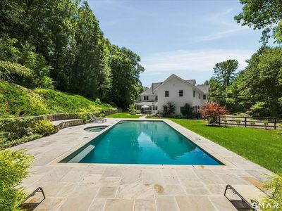 12 Singing Oaks Drive