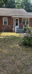 921 Gordon St