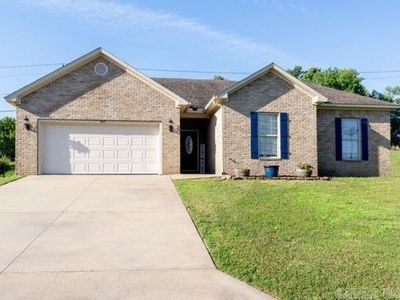 260 Hawthorne Ln