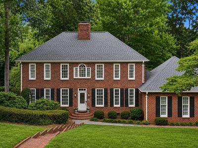 2221 Weybridge Dr