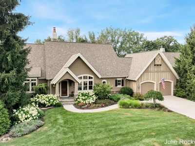 5575 Sanctuary Dr NE