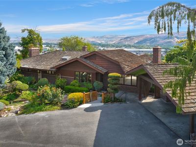 105 Hillcrest Drive