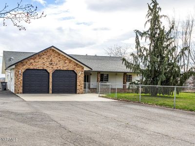 81 Grissom Ln