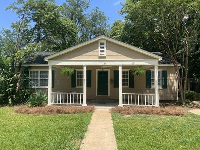 Property at 802 College St, Cleveland, MS