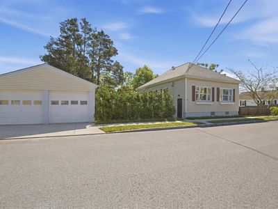 30 Buttonwood Rd