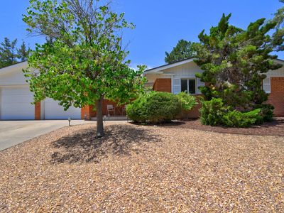 8213 Connecticut St NE