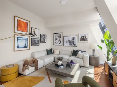 35 W 15th St APT 15D