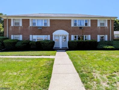 43 Manchester Ct