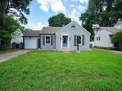 386 Holmes Cir