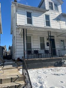 1615 Main St
