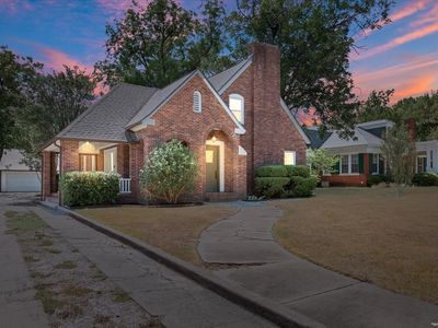 2122 Colcord Ave