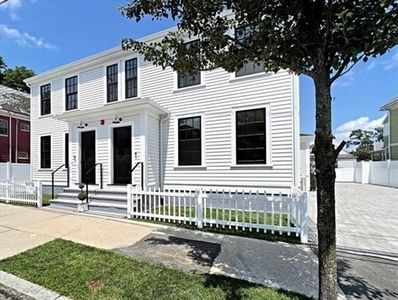 11-13 Lowell St #11B