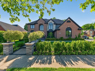 371 Lone Pine Cir