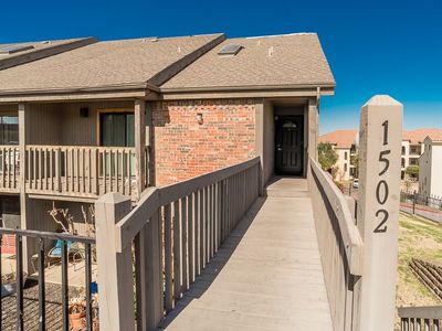 1502 Signal Ridge Pl