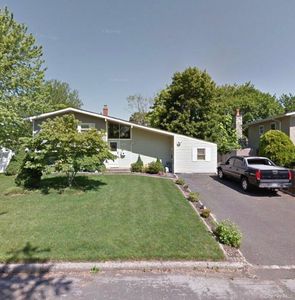 128 W Court Drive