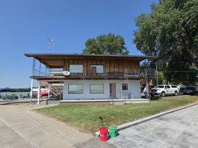 16 Lake Dr