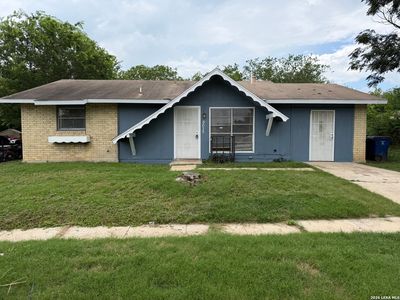 8615 Standing Rock St
