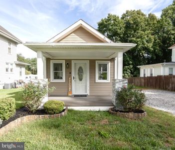 8 Columbia Ave