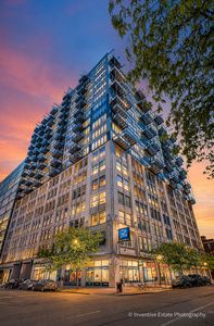 565 W Quincy St Unit 1512