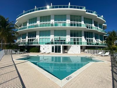 2000 Bay Dr APT 203