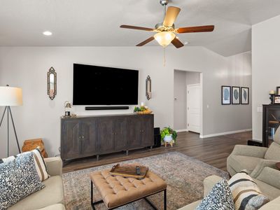 3142 E Delany Dr