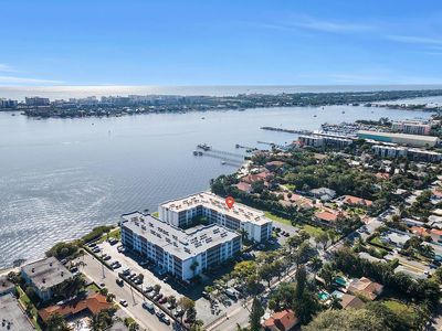 1516 S Lakeside Drive #417