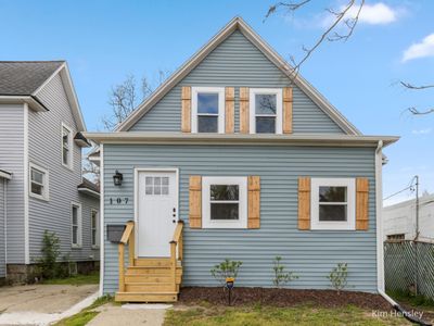 107 E Congress St