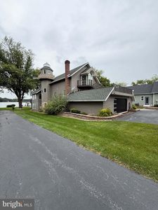 584 Lake Meade Dr