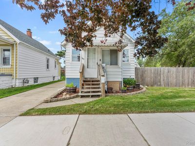 448 Bondie St