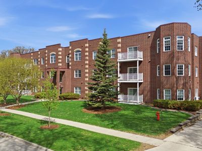 385 7th Ave S APT 104