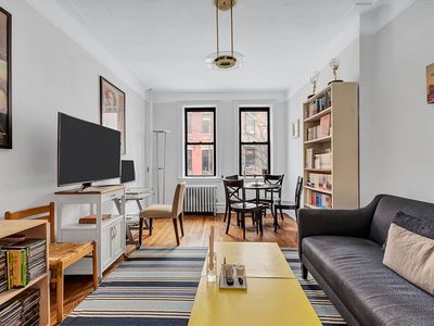 216 E 12th St APT 2B