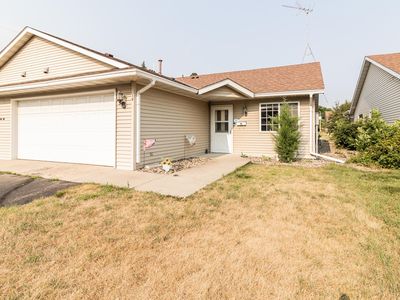 19 4th Ave N
