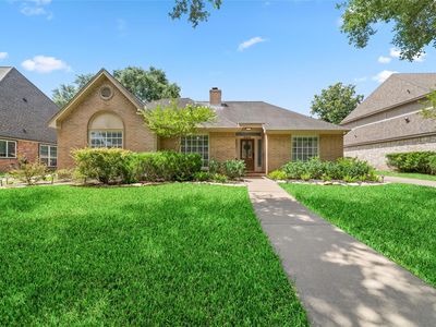 3914 Felicia Dr