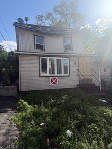 9 Herpers St