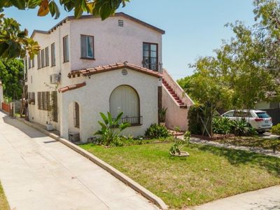 1332 Masselin Ave #A & B
