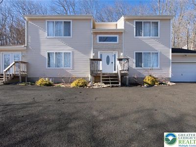Property at 27 Brunswick Dr, Mount Pocono, PA