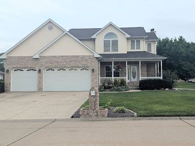 Property at 402 Briarcliff Dr, Waterloo, IL