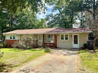 225 W Castle Dr