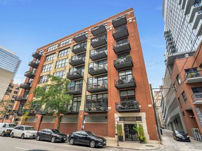 843 W Adams St APT 403