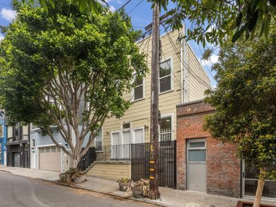 464 Linden St