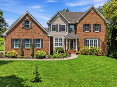 227 English Oaks Dr NE