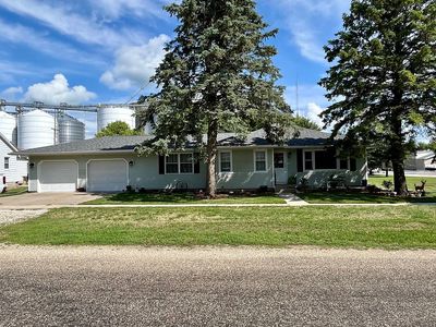 303 Pleasant St