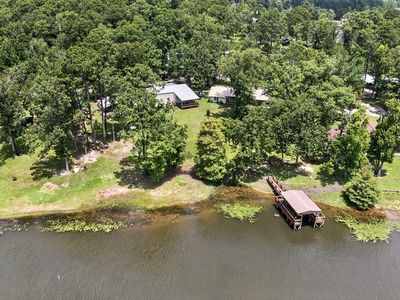 1818 Lakeshore Dr
